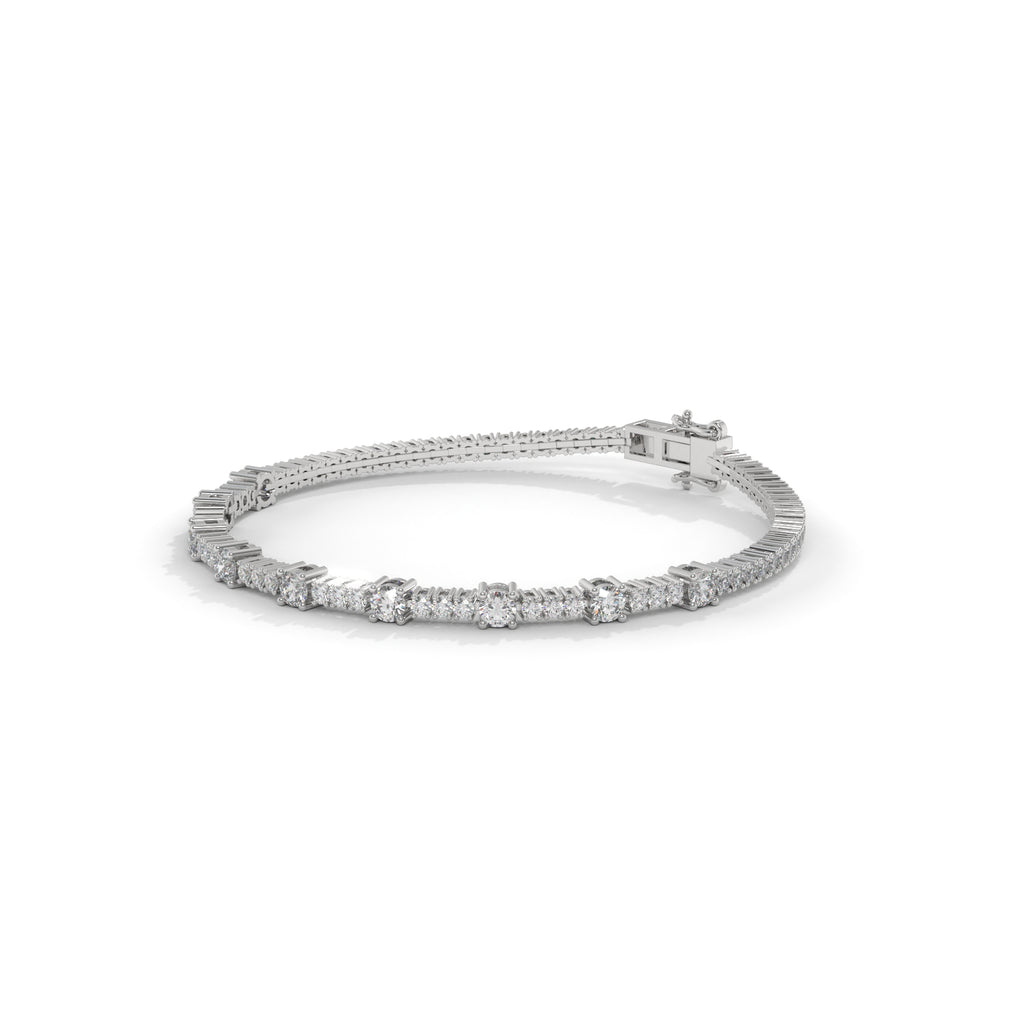 Focal diamond tennis bracelet